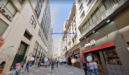 Loja 400m², 03 banheiros.   Excelente localização á 3 minutos andando para as estações do metrô Anhangabaú e República; Entre as Ruas Doutor Bráulio
