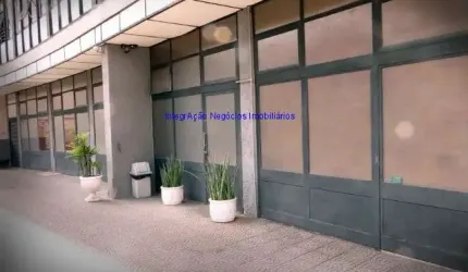 Conjunto Comercial 91m², 01 banheiro e 01 vaga na garagem.  Condomínio com recepção e segurança 24hrs.  Excelente localização.