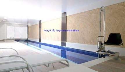 Apartamento MOBILIADO 45m², 01 dormitório (sendo suíte), 01 banheiro e 01 vaga na garagem.  Condomínio com portaria, segurança 24hrs, piscina aquecida