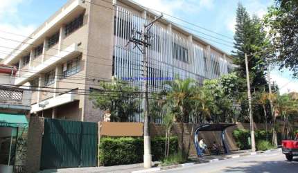 Prédio Comercial 8.813m², 06 banheiros e 11 vagas na garagem.  Excelente localização entre as Ruas Tanque Velho, Roque de Paula Monteiro e Dom Meinolf