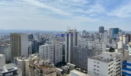 Condomínio com portaria, segurança 24hrs, salão de festa, quadra poliesportiva, playground e jardim.  Excelente localização