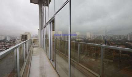 Conjunto Comercial 175m², 04 banheiros e 04 vagas na garagem.  Condomínio com recepção e segurança 24hrs.  Excelente localização á 10 minutos andando