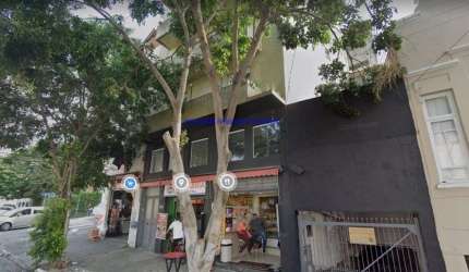 Sobreloja 80m², 01 banheiro.   Excelente localização 5 minutos andando para a estação do metrô São Joaquim; Entre as Ruas Pirapitingui, São Joaquim e