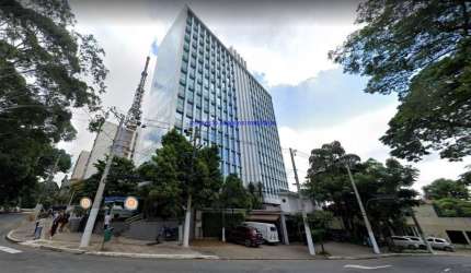 Conjunto Comercial 400m², 04 banheiros e 06 vagas na garagem.  Condomínio com recepção e segurança 24hrs.  Excelente localização entre a Rua Marcelino