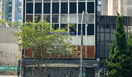 Prédio Comercial 1.1700m²,  divididos em 4 pavimentos de 300 m2, Frente 10 metros, Fundo 30 metros, Loja sem colunas no térreo, com pé direito de 4,20