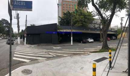 Galpão 1.500m², 02 banheiros e 40 vagas na garagem.  Excelente localização entre as Avenidas dos Bandeirantes, Carinás, Alameda dos Anapurus