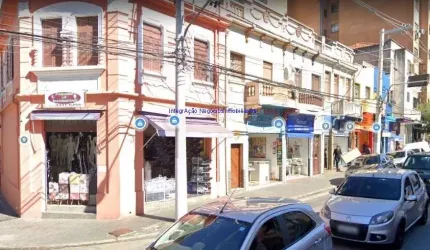 Sobreloja 200m², 02 banheiros.  Excelente localização entre as Ruas Dom Lino, São Lázaro e Possidonio Ignacio; Próximo da estação do metrô Luz.