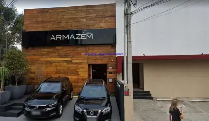Casa 350m², 02 salas e 02 banheiros.   Excelente localização entre as Ruas do Consórcio, João Cachoeira e Bandeira Paulista.   Todas as informações.
