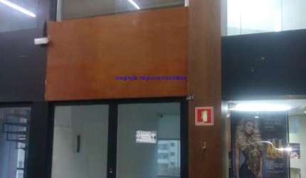 Loja 30m², 01 banheiro.   Condomínio com segurança 24hrs.  Excelente localização entre as Ruas Oscar Freire, Haddock Lobo e Alameda Lorena;