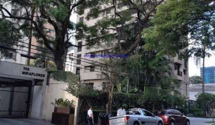 Apartamento 232m², 04 dormitórios (sendo 03 suítes), 04 banheiros e 04 vagas na garagem.  Condomínio com portaria, segurança 24hrs, salão de festa.
