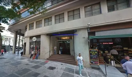 Conjunto Comercial 120m², 04 salas e 03 banheiros.  Condomínio com recepção e segurança 24hrs.  Excelente localização á 4 minutos andando.