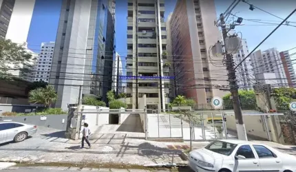 Conjunto Comercial 50m², 02 banheiros e 01 vaga na garagem.  Condomínio com recepção e segurança 24hrs.  Excelente localização as Ruas Cardoso