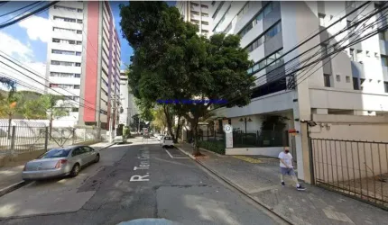 Conjunto Comercial 44m², 02 banheiros e 01 vaga na garagem.  Condomínio com acesso controlado e segurança.   Excelente localização á 2 minutos andando