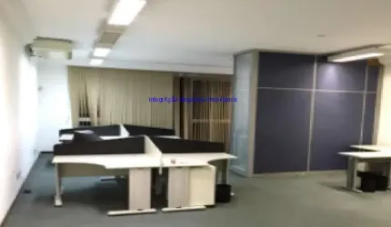 Prédio/Loja/Imóvel Comercial 600m², 12 banheiros e 02 vagas na garagem.  Excelente localização entre as Ruas Dona Antônia de Queirós, Itambé e Piauí.