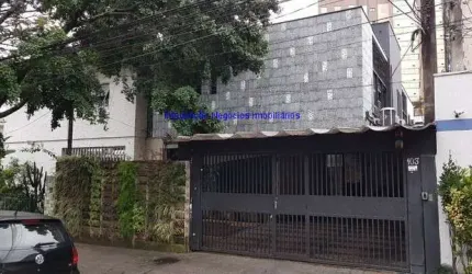 Sobrado comercial 369m², 11 salas, 05 banheiros e 05 vagas na garagem.   Excelente localização entre as Ruas Medgar Evers, Rio Grande e Coronel Lisboa