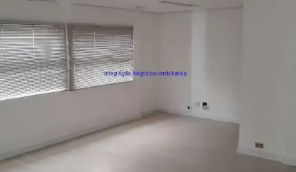 Edifício Pampulha com portaria e segurança 24 horas.  Excelente localização, entre as Alameda Franca e Alameda Itu; Próximo ao metrô Trianon-Masp.