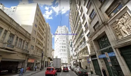 Sala 22,98m², 01 banheiro.  Excelente localização á 3 minutos andando para a estação do metrô Anhangabaú; Entre as Ruas Doutor Falcão Filho