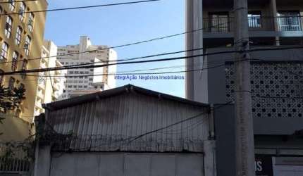 Galpão 342m² 01 Salão de vão livre, mas com espaço para modificações, 01 banheiro.  Excelente localização entre as Ruas Conde do Pinhal, Da Glória
