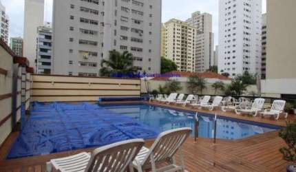 Apartamento 54m², 1 dormitório (planta original com 2 dormitórios), 2 banheiros e 2 vagas de garagem. No momento tem 1 suíte,