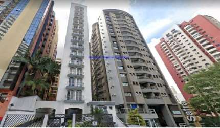 Condomínio com segurança e portaria 24h, Jardim e Salão de Festa.  Excelente Localização à 9 minutos andando da Avenida Paulista, em frente ao Sírio