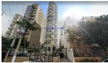 Apartamento 120m², 04 dormitórios (sendo 01 suíte), 03 banheiros e 03 vagas na garagem. Área comum com Churrasqueira, Jardim e Salão De Festa.