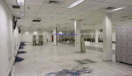 Predio 2.737m² de área útil e 3.009m² de terreno, 11 banheiro e 14 vaga na garagem. À 250m da Av. Marquês de São Vicente (corredor de Ônibus);