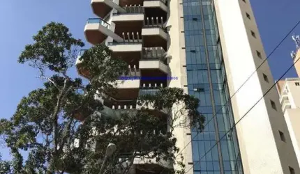 Apartamento 280m², 03 Suítes com closet, 05 banheiros e 04 vagas na garagem.   Condomínio com portaria, segurança 24hrs, salão de festa, quadra polies