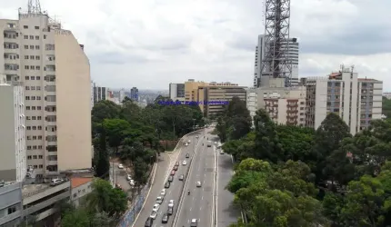Apartamento 117m², 03 dormitórios (sendo 01 suíte), 03 banheiros e 01 vaga na garagem.    Condomínio com portaria, segurança 24hrs, salão de festa
