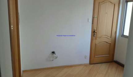 Apartamento 38m², 01 dormitório, 01 banheiro.   Condomínio sem portaria.   Excelente localização á 9 minutos andando para a estação do metrô Marechal