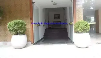 Apartamento 71m², 02 dormitórios, 02 banheiros e 01 vaga na garagem. Excelente localização, próximo a rua Abilio Soares.