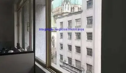 Conjunto comercial 105m², 02 banheiros. Excelente localização, próximo a praça e estação de Metrô Sé. Estamos a disposição.