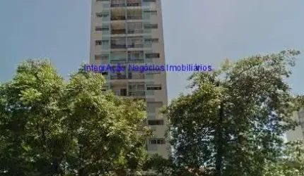Condomínio com portaria e segurança.  Excelente localização á 2 minutos andando para a estação do metrô Higienopólis-Mackezie; ao lado da Universidade