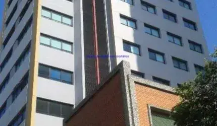 Conjunto Comercial 40m², 02 banheiros e 01 vaga na garagem.  Condomínio com recepção e segurança 24hrs.  Excelente localização