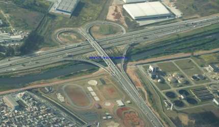 Localização estratégica, para construção de prédios residenciais, comerciais ou industrias. Entrada pela Rua Sho Yoshioka.