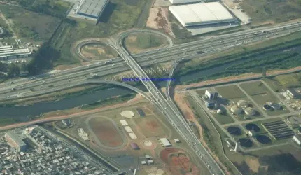Localização estratégica, para construção de prédios residenciais, comerciais ou industrias. Entrada pela Rua Sho Yoshioka.