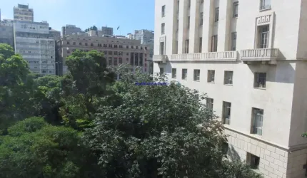 Sala comercial 50,55m², 01 sala e 01 banheiro.    Condomínio com recepção.  Excelente localização á 2 minutos andando para a estação do metrô Anhangab