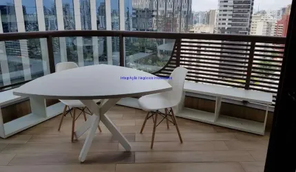 Apartamento Studio 46m², 01 dormitório, 01 banheiro e 02 vagas na garagem.   Condomínio com portaria, segurança 24hrs, piscina, salão de festa.