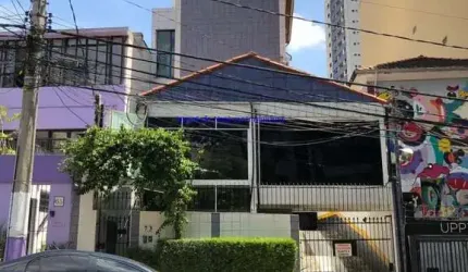 Prédio Hotel MOBILIADO 650m²; O Imovél conta com 43 suítes mobiliadas com cama box, guarda roupas, frigobar, micro ondas, TV, Sistema de TV  a cabo