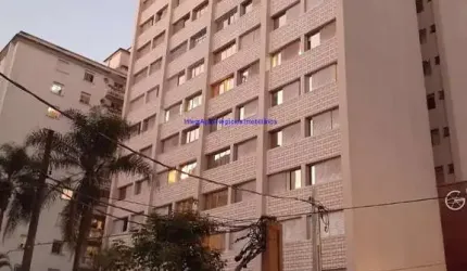 Apartamento 107m², 02 dormitórios (sendo 01 suíte), 02 banheiros e 01 vaga de garagem.  Condomínio com portaria e segurança.  Excelente localização