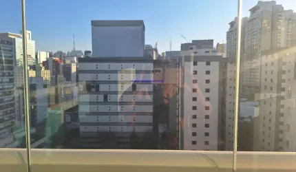 Apartamento 54m², 01 dormitório, 01 banheiro e 01 vaga na garagem.  Condomínio com portaria, segurança, piscina, salão de festa, salão de jogos