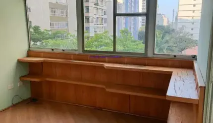 Conjunto Comercial 70m², 02 salas, 02 banheiros e 01 vaga na garagem.  Condomínio com recepção e segurança.  Excelente localização