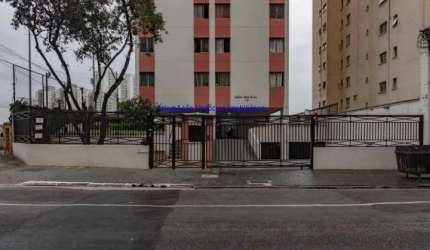 Aparatmento Studio MOBILIADO 26m², 01 dormitorio, 01 banheiro e 01 vaga na garagem.  Condomínio com portaria e segurança.   Excelente localização