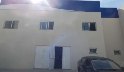 Galpão 1.060m², 03 banheiros.  Excelente localização entre as Ruas Estéfano, Cesário Ramalho e Dona Ana Néri.