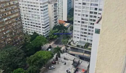 Apartamento Studio 34m², 01 dormitório e 01 banheiro.  Condomínio com portaria, segurança e salão de festas.  Excelente localização