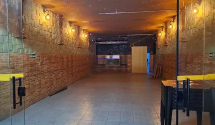 Loja 500m² e 03 banheiros.  Excelente localização entre as Ruas da Consolação, Antônio Carlos e Marques de Paranaguá .