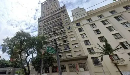 Apartamento 57m², 01 dormitório e  01 banheiro.  Condomínio com Segurança e Portaria.  Excelente localização, á 3 minutos andando para a Estação