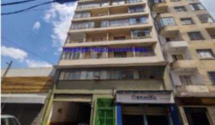 Apartamento 35m², 01 dormitório e 01 banheiro.  Condomínio com portaria  e segurança.  Excelente localização á 8 minutos andando para a estação