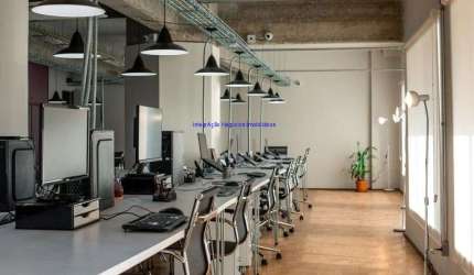 Conjunto Comercial MOBILIADO 150m², 01 Copa e 02 banheiros.  Condomínio com recepção e segurança 24hrs.  Excelente localização