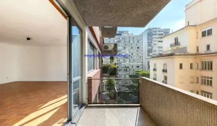Condomínio com portaria e segurança.  Excelente localização, á 8 minutos andando para a estação do metrô Santa Cecília; Entre as Ruas Baronesa de Itu,