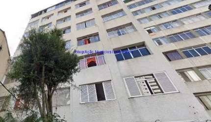 Apartamento Studio 30m², 01 dormitório e 01 banheiro.  Condomínio com portaria e segurança.  Excelente localização á 10 minutos andando para a estação